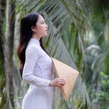 Chị Phương Linh